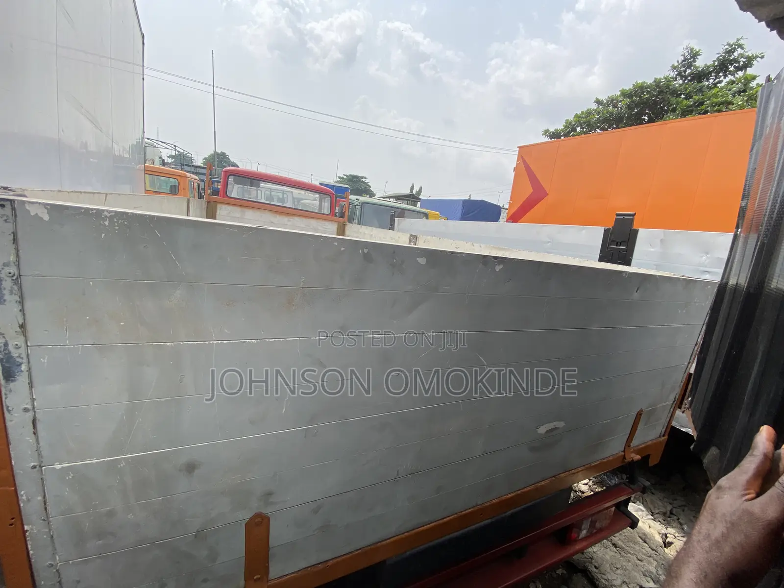 Mercedes Benz 814 Bucket