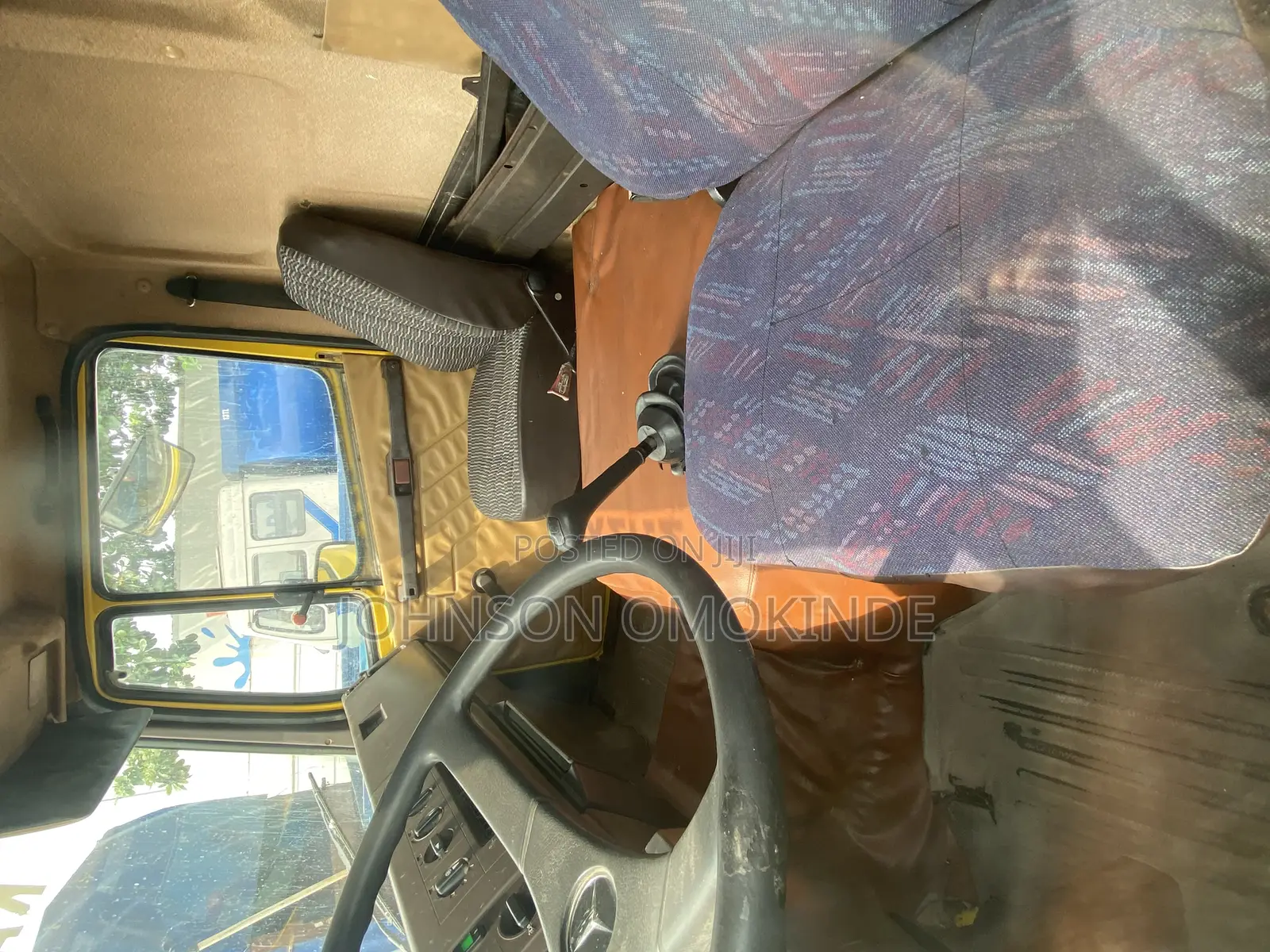 Mercedes Benz 814 Bucket