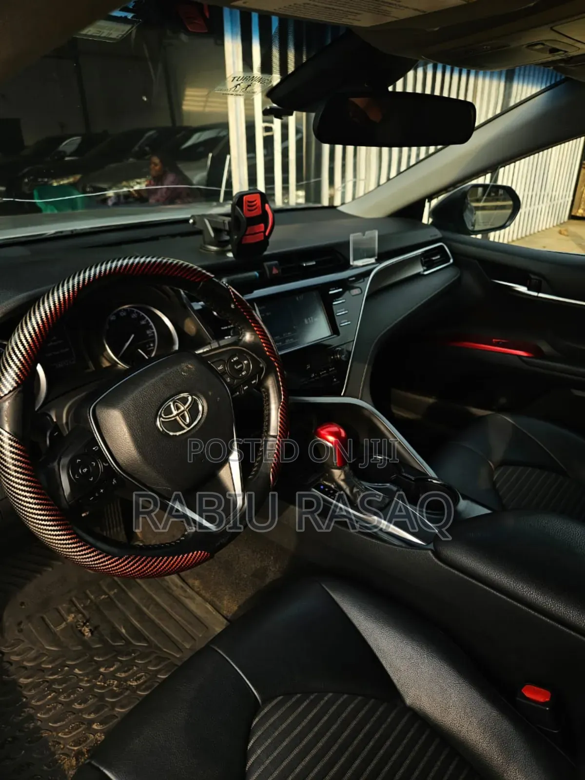 Toyota Camry 2018 Silver