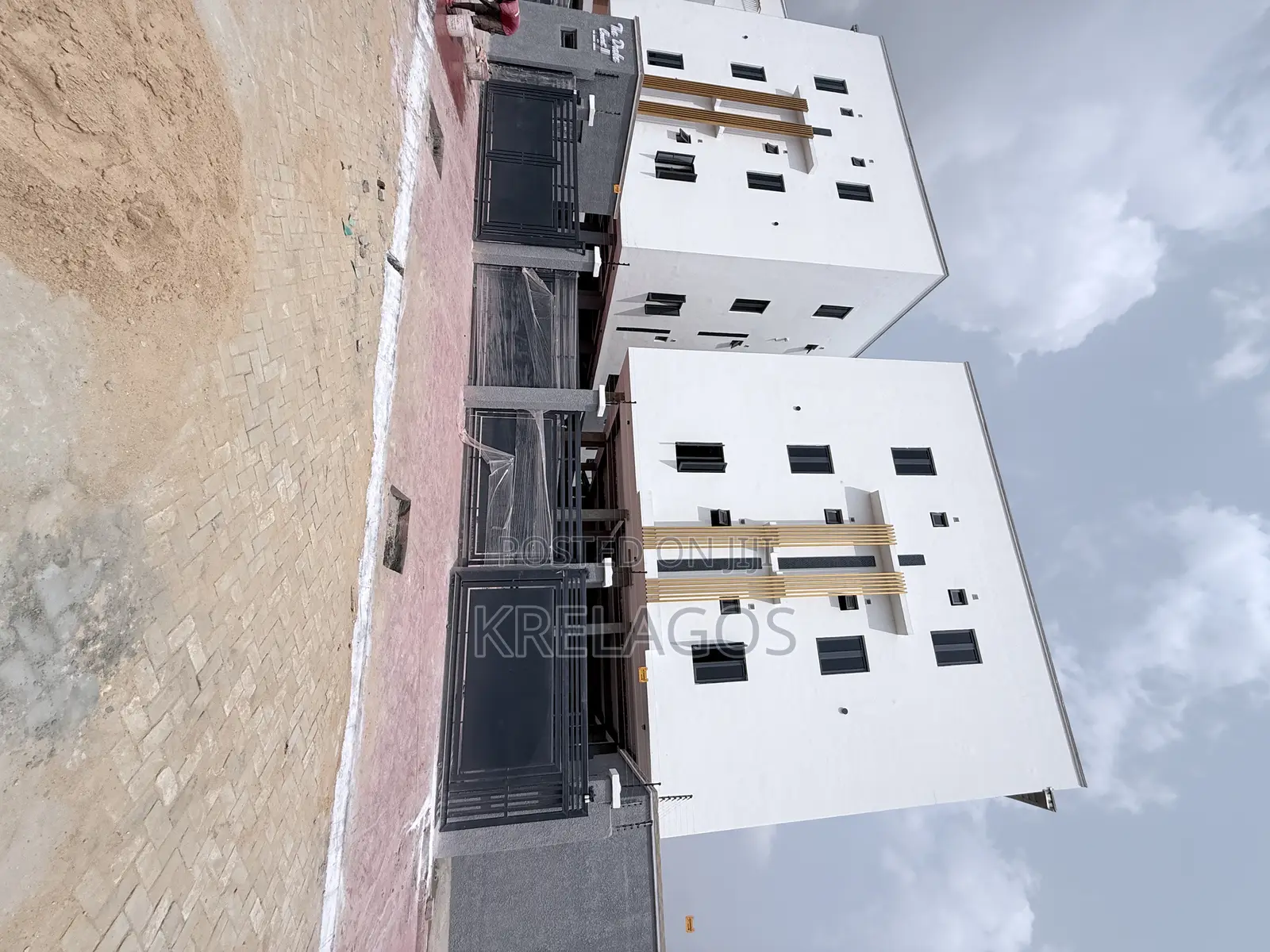 2bdrm Apartment in Ikate, Lekki for sale