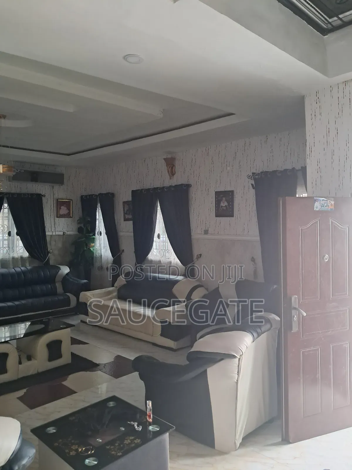 5bdrm Duplex in Newsite Satellite for sale