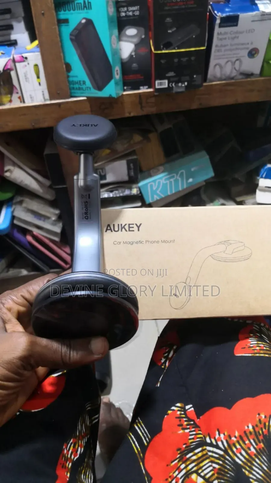 Aukey Hd-C49 Magnetic Car Phone Mount – Dashboard Windshield