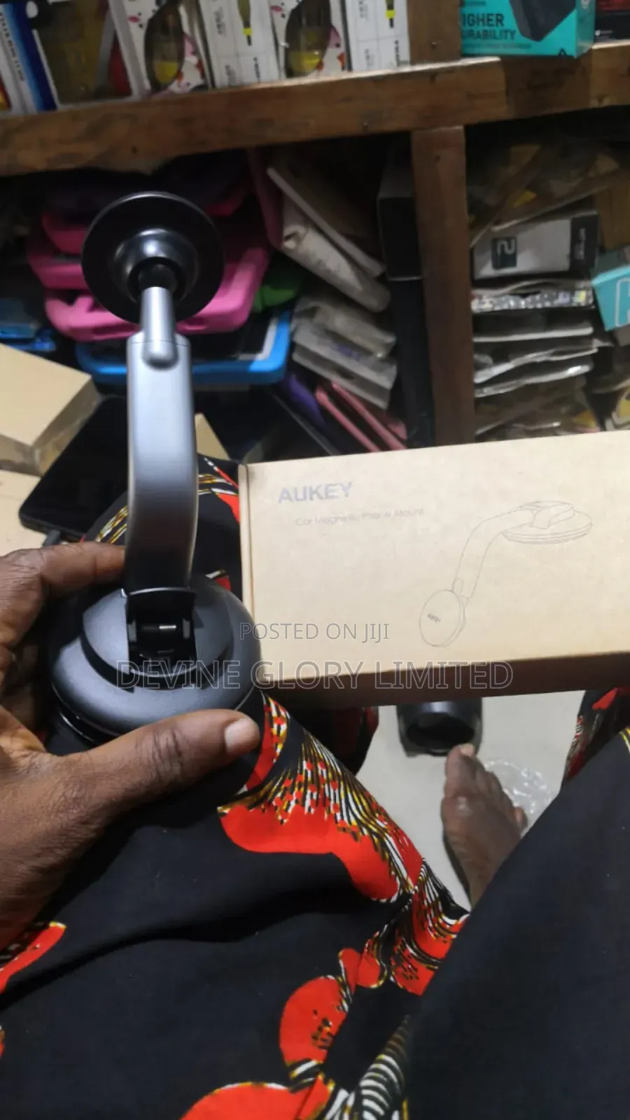 Aukey Hd-C49 Magnetic Car Phone Mount – Dashboard Windshield