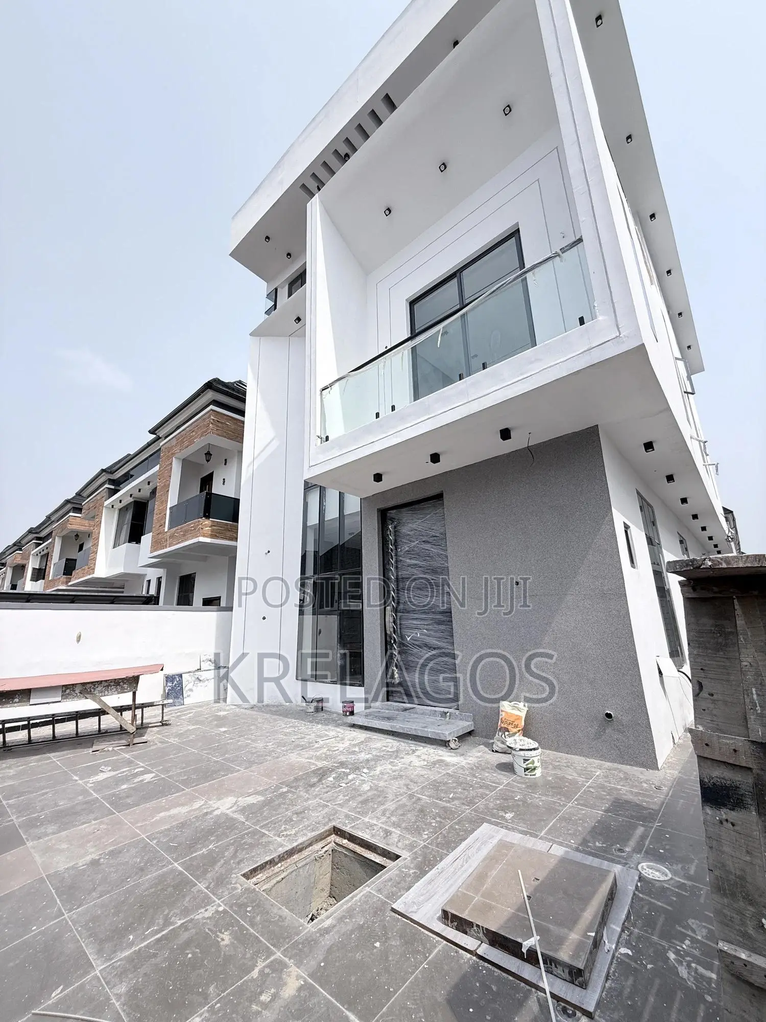 5bdrm Duplex in Lekki County, Ikota for sale