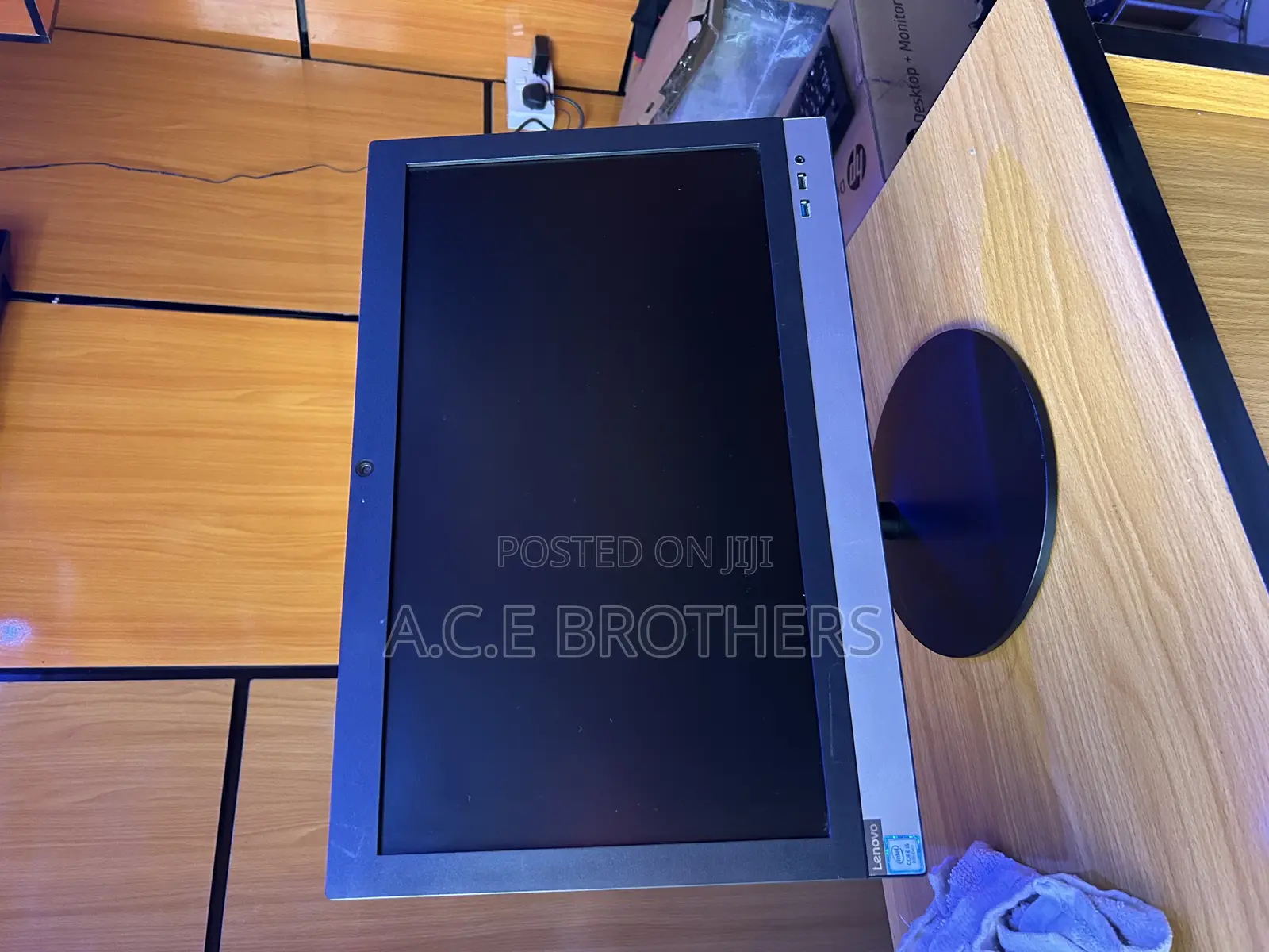 New Desktop Computer Lenovo V330 AIO 8GB Intel Core I5 HDD 1T