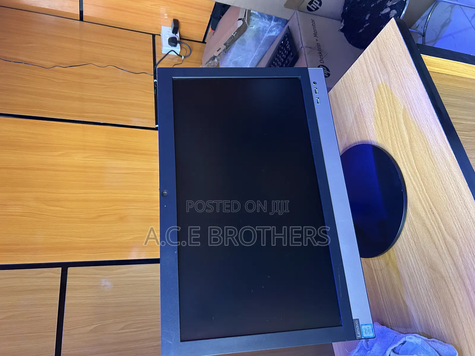 New Desktop Computer Lenovo V330 AIO 8GB Intel Core I5 HDD 1T