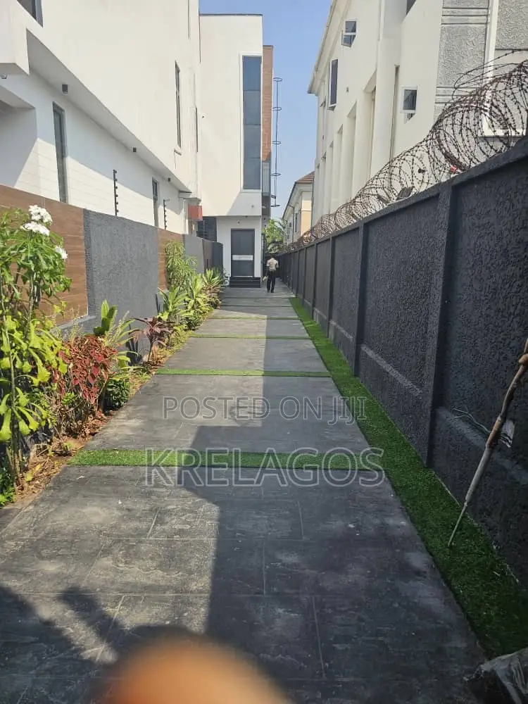 5bdrm Duplex in Lekki Phase for rent
