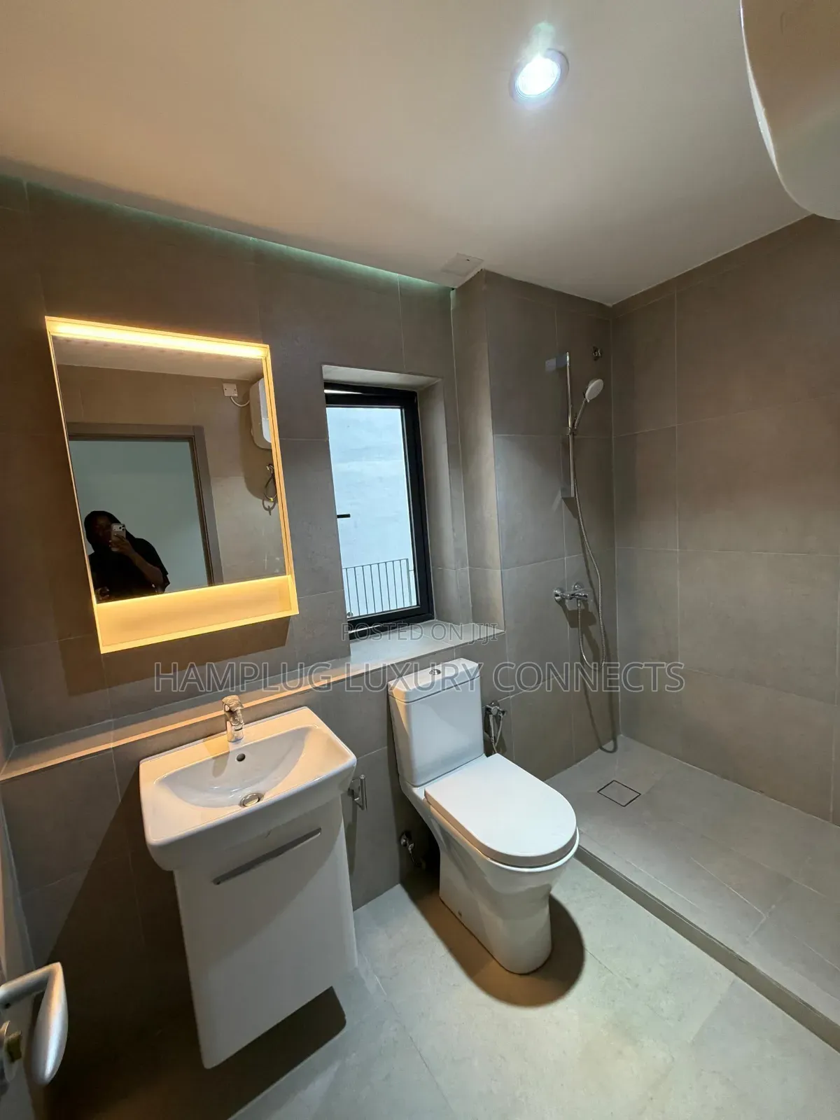 Furnished 5bdrm Duplex in Jahi for sale