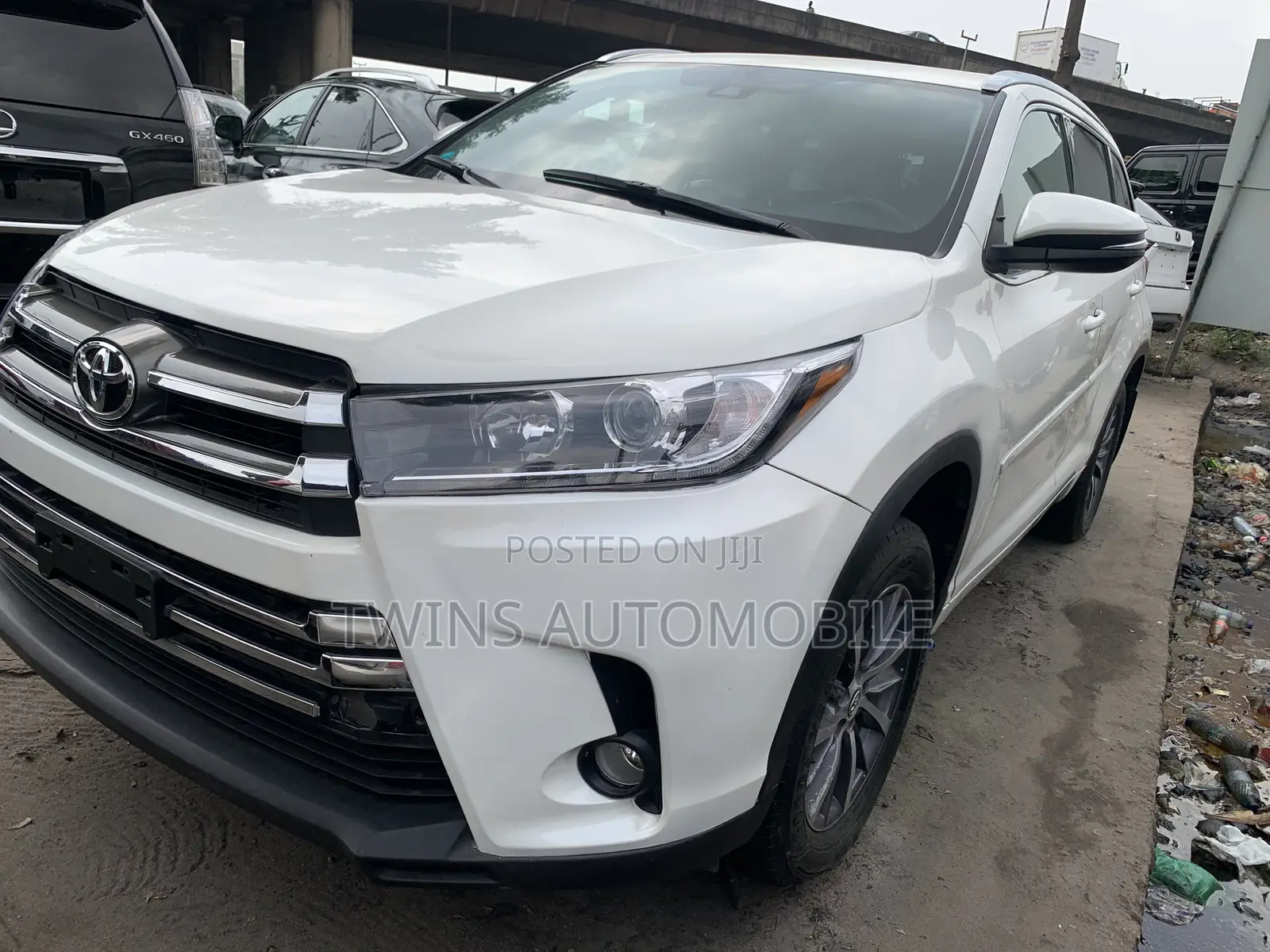 Toyota Highlander XLE 4x4 V6 (3.5L 6cyl 8A) 2017 White