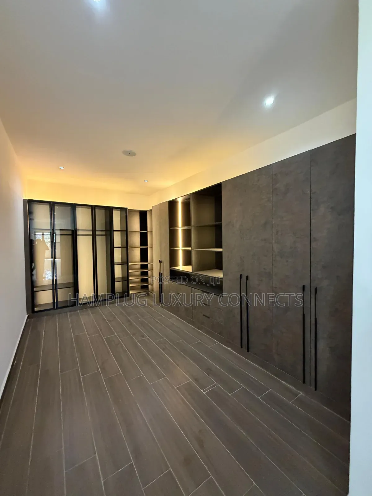 7bdrm Duplex in Asokoro for sale