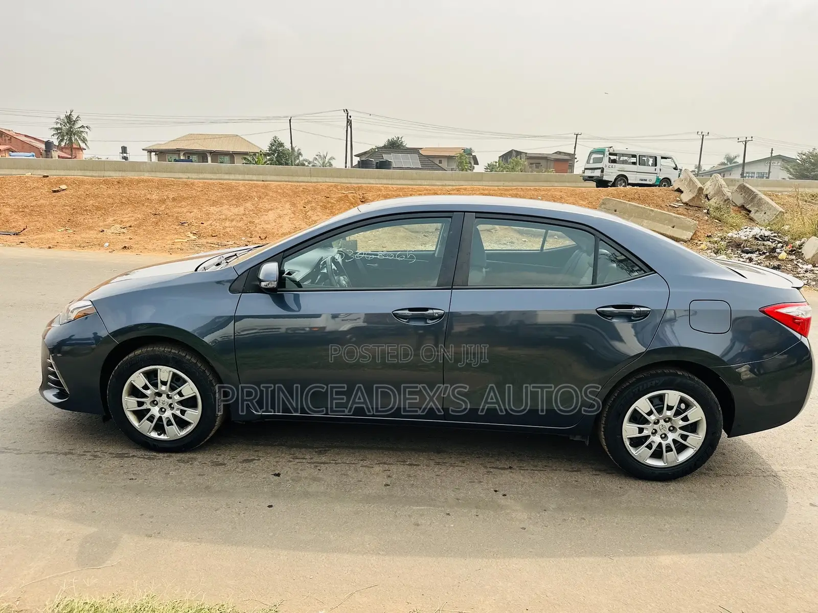 Toyota Corolla LE Plus 4dr Sedan (1.8L 4cyl CVT) 2014 Blue