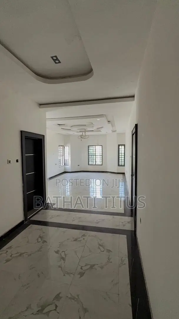4bdrm Duplex in Wuye for sale