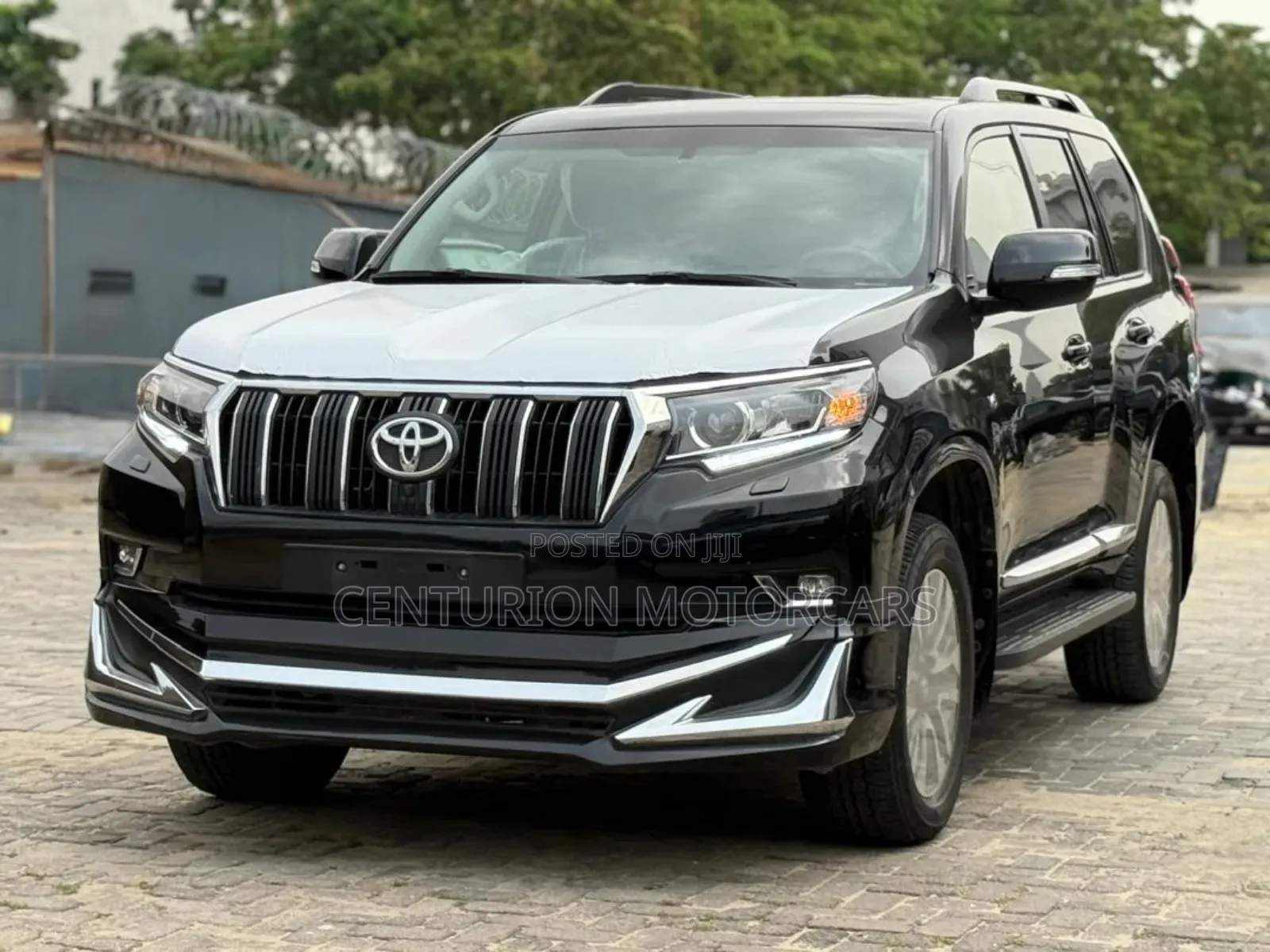 Toyota Land Cruiser Prado 2023 Black