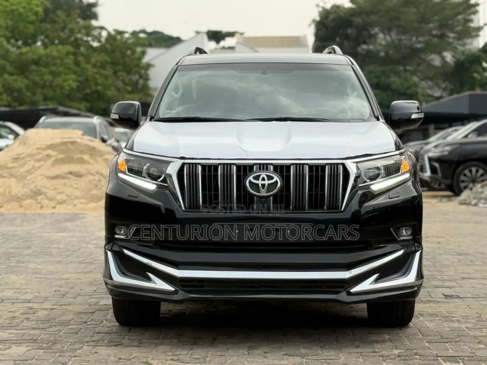 Toyota Land Cruiser Prado 2023 Black
