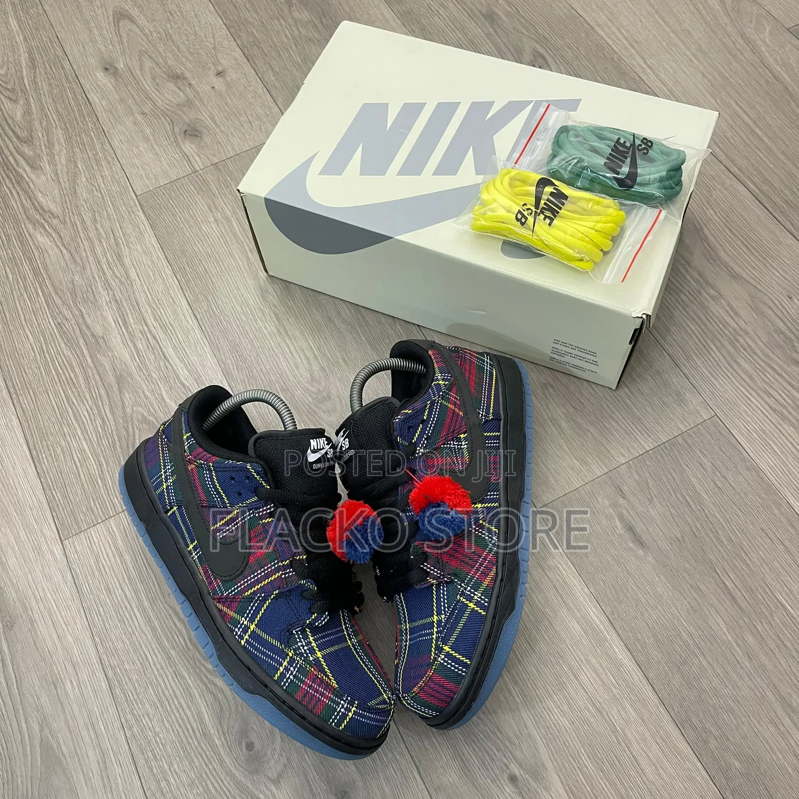 Original Nardwuar X Nike Sb Dunk Low Pro Sneakers