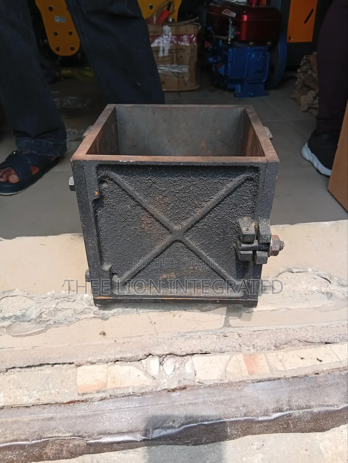 Cast Iron Concrete Test Cube Mould