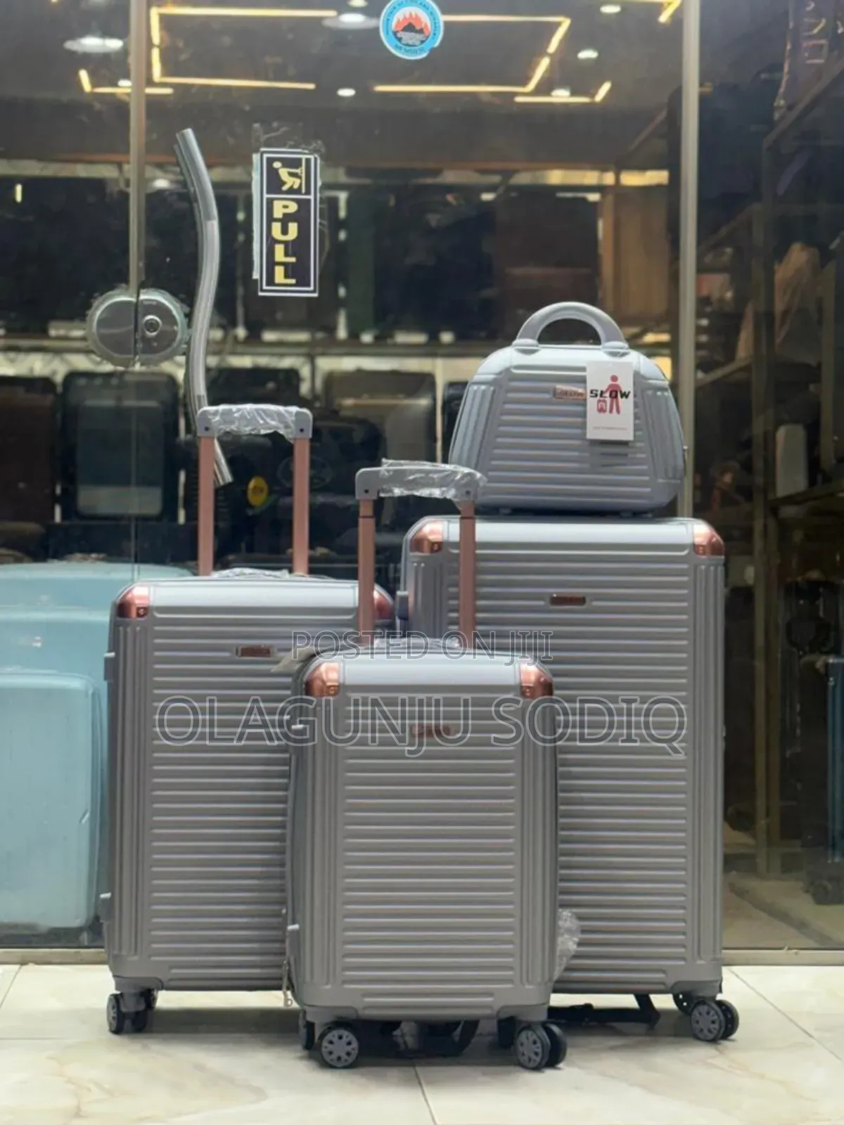 Premium Luxury Standard Unbreakable Luggage
