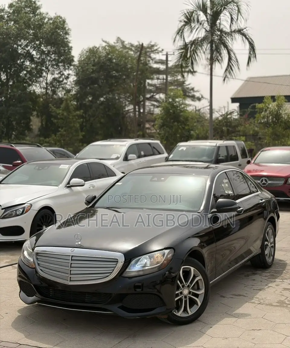 Mercedes-Benz C300 2016 Black