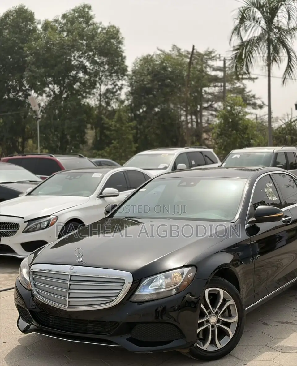 Mercedes-Benz C300 2016 Black
