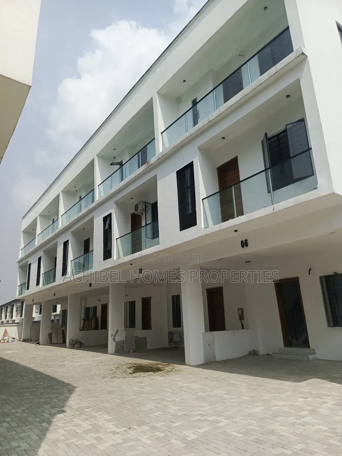 4bdrm Duplex in Orchid, Lekki Phase 2 for sale