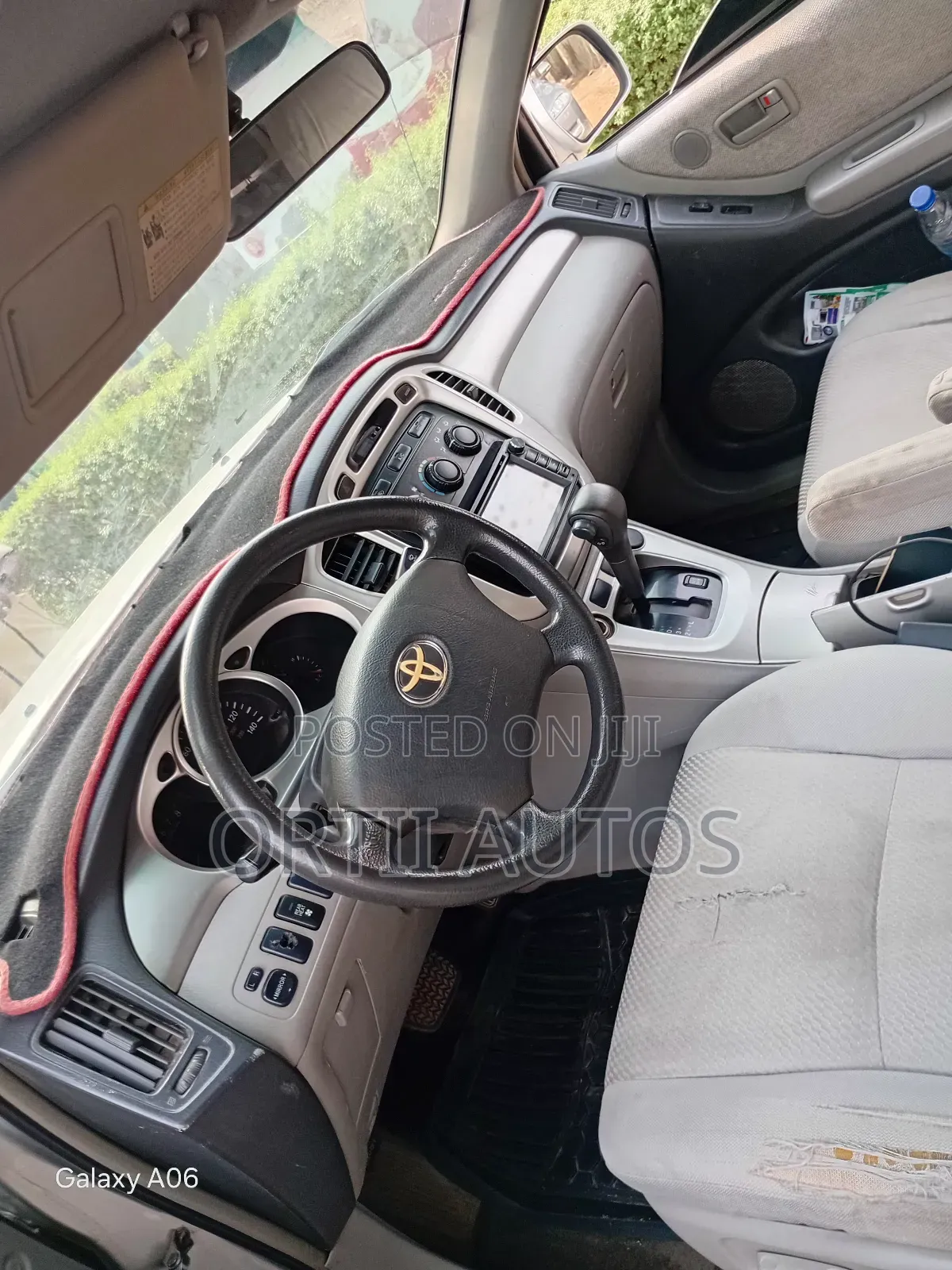 Toyota Highlander 2004 Gold