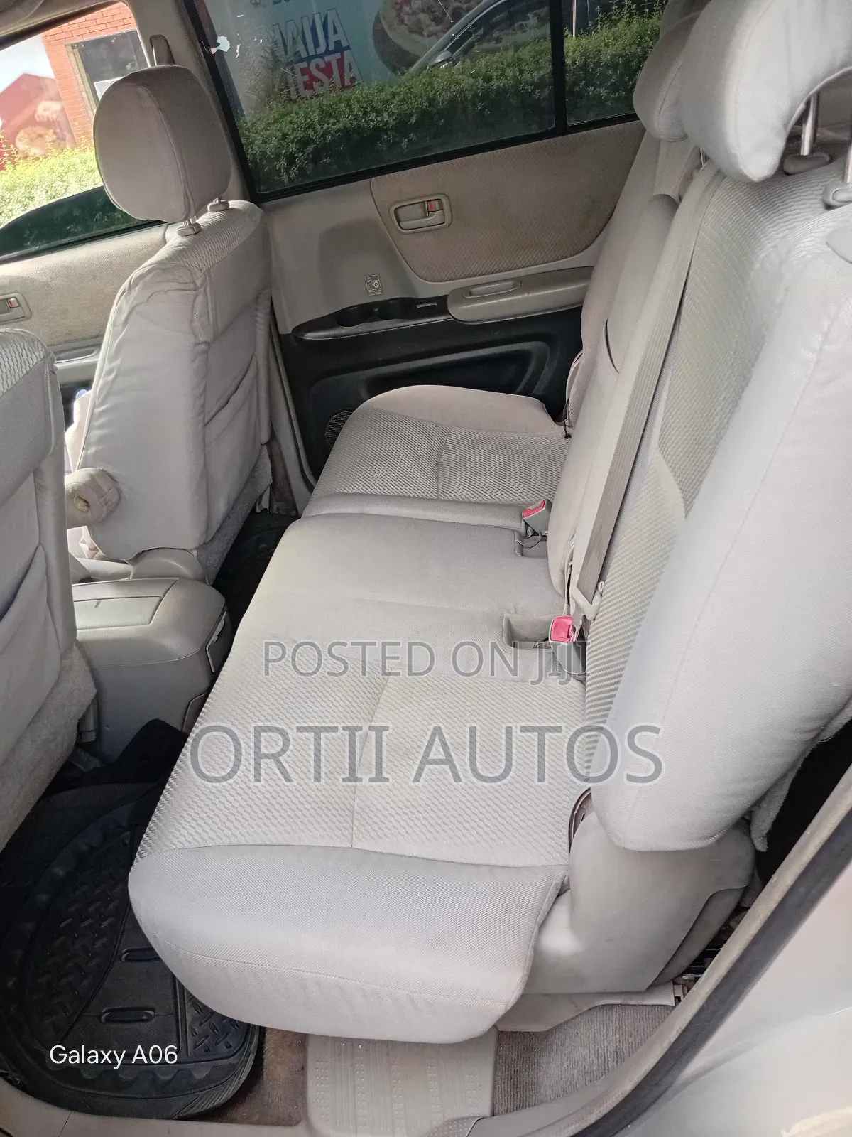 Toyota Highlander 2004 Gold