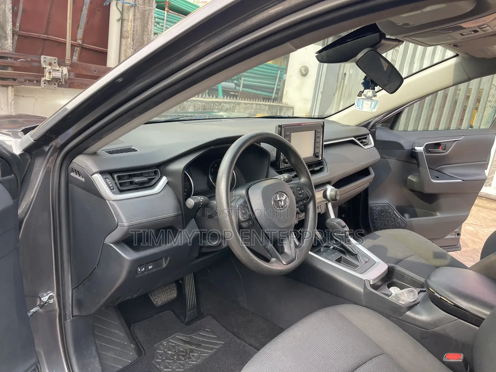 Toyota RAV4 LE FWD 2019 Gray