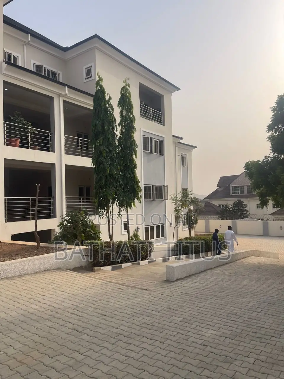 3bdrm Block of Flats in Mbora for rent