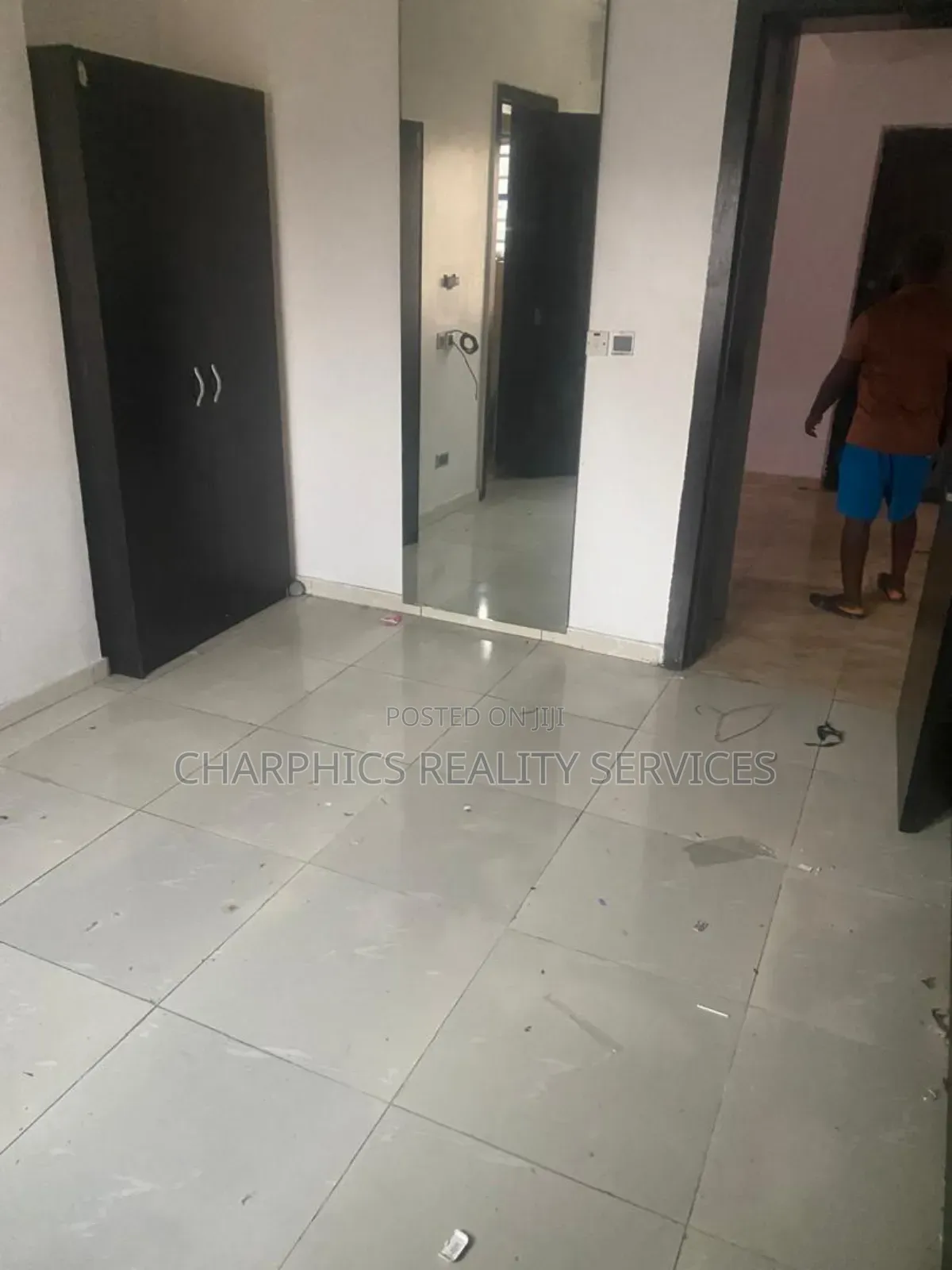 2bdrm Apartment in Lekki Phase 2 for rent