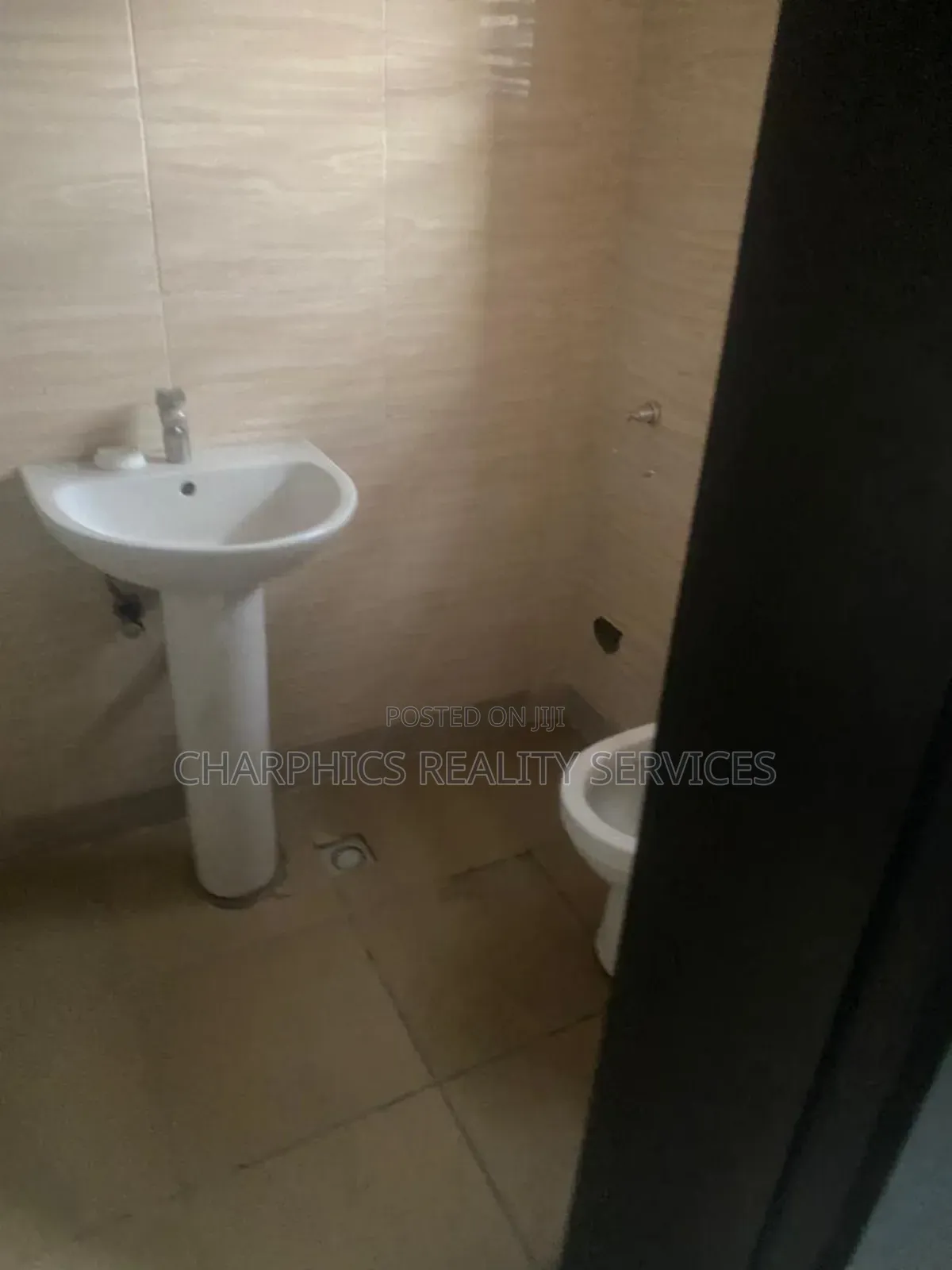 2bdrm Apartment in Lekki Phase 2 for rent