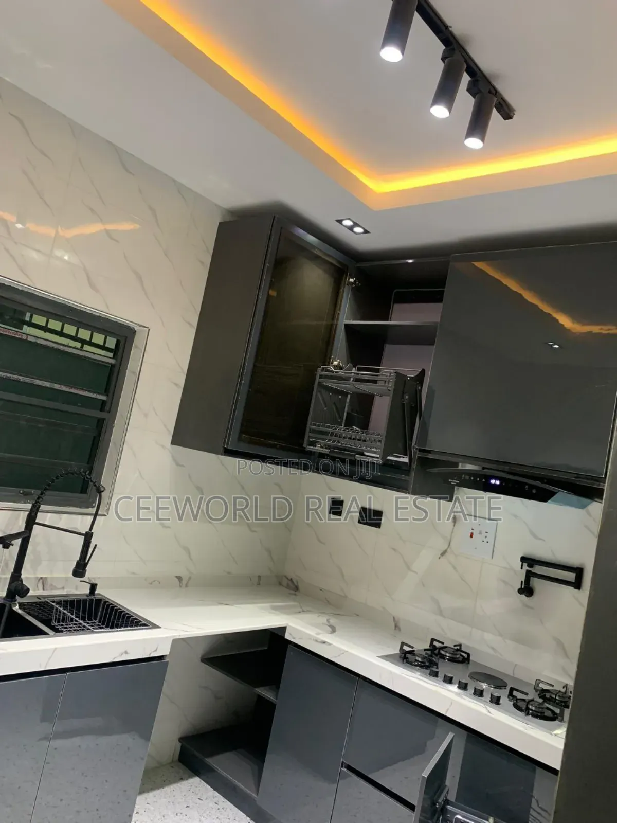 2bdrm Duplex in Calton Gate Estate, Akobo for sale