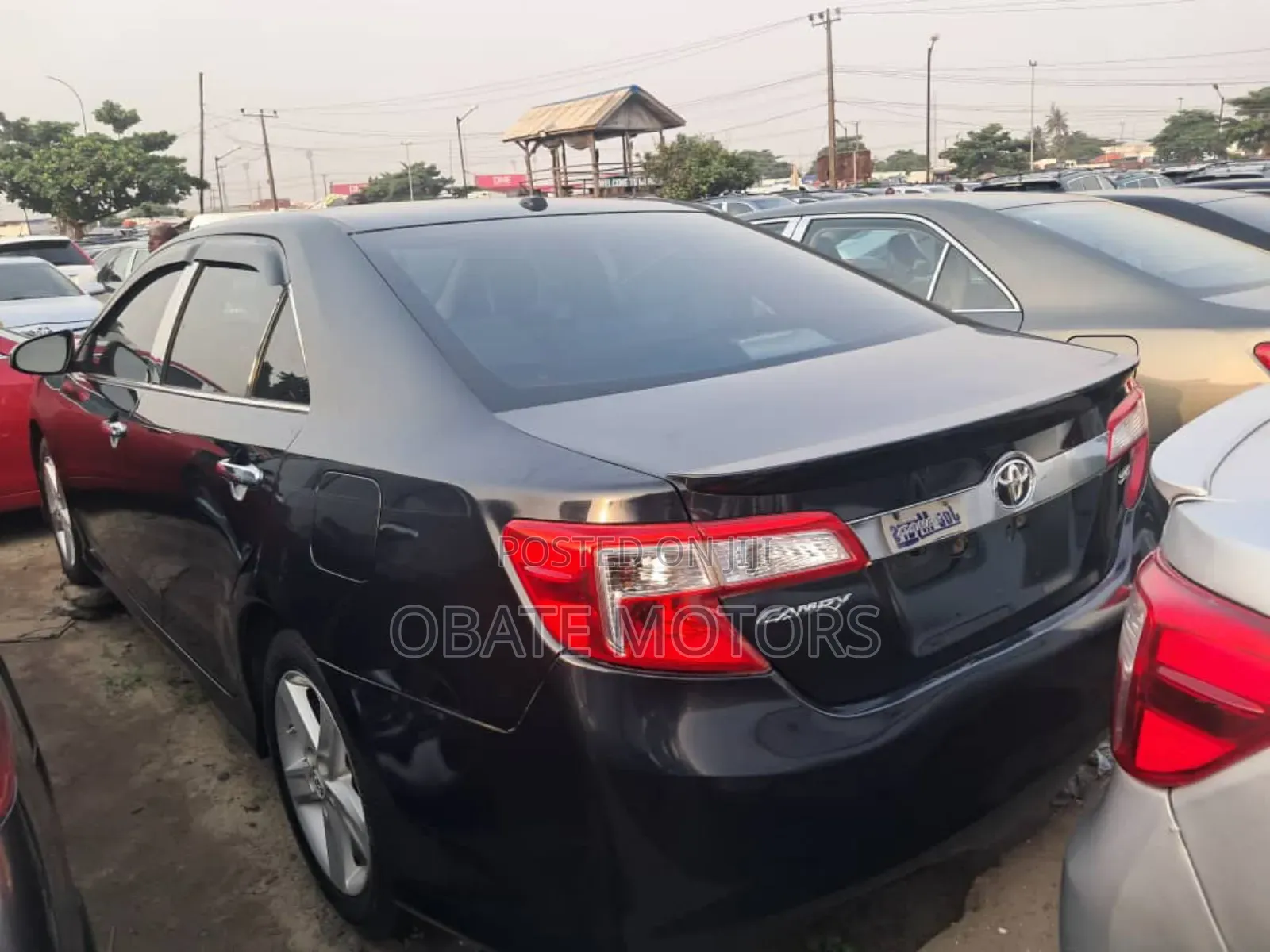 Toyota Camry SE 4dr Sedan (2.5L 4cyl 6A) 2013 Black