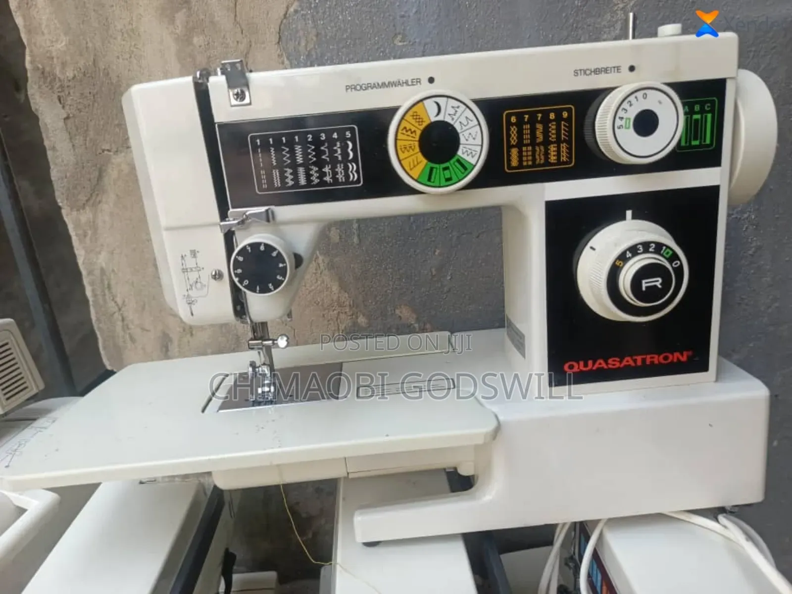 Electric Button Holes Straight and Zigzag Sewing Machine