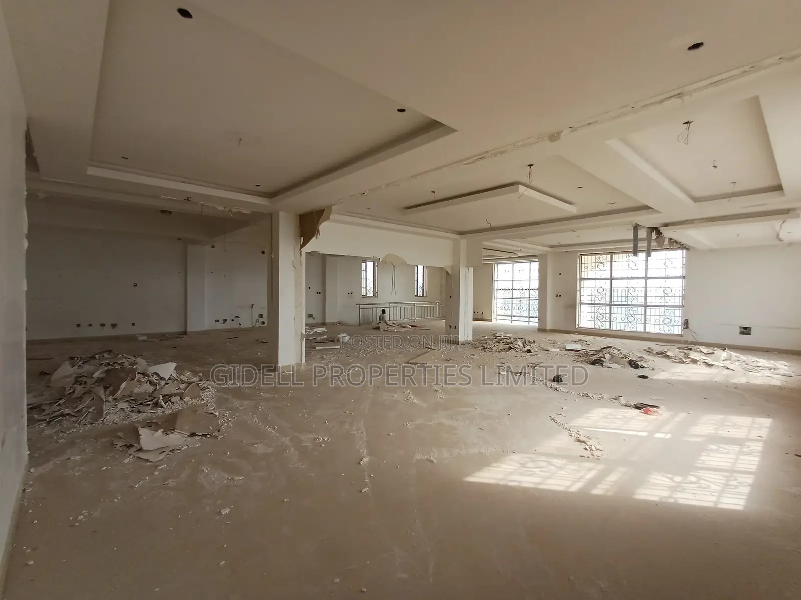 181sqm Space on the First Floor in a Strategic Location