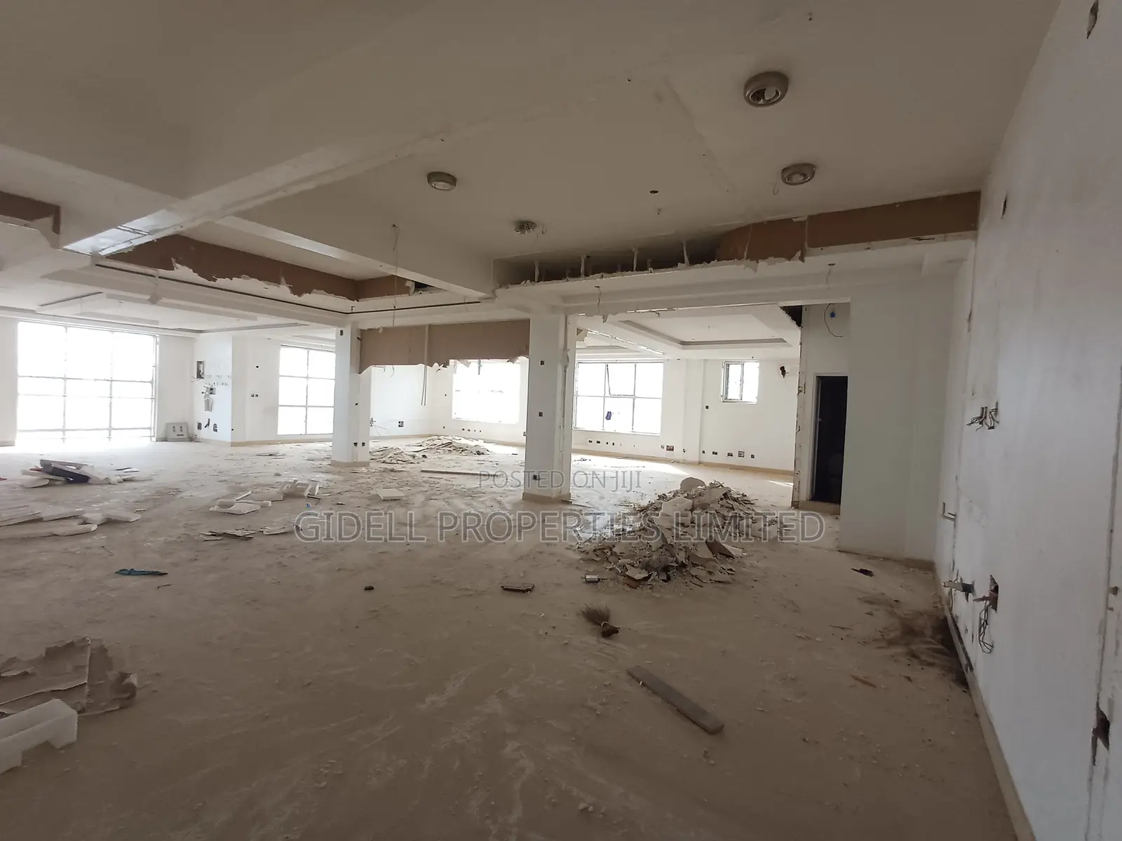 181sqm Space on the First Floor in a Strategic Location