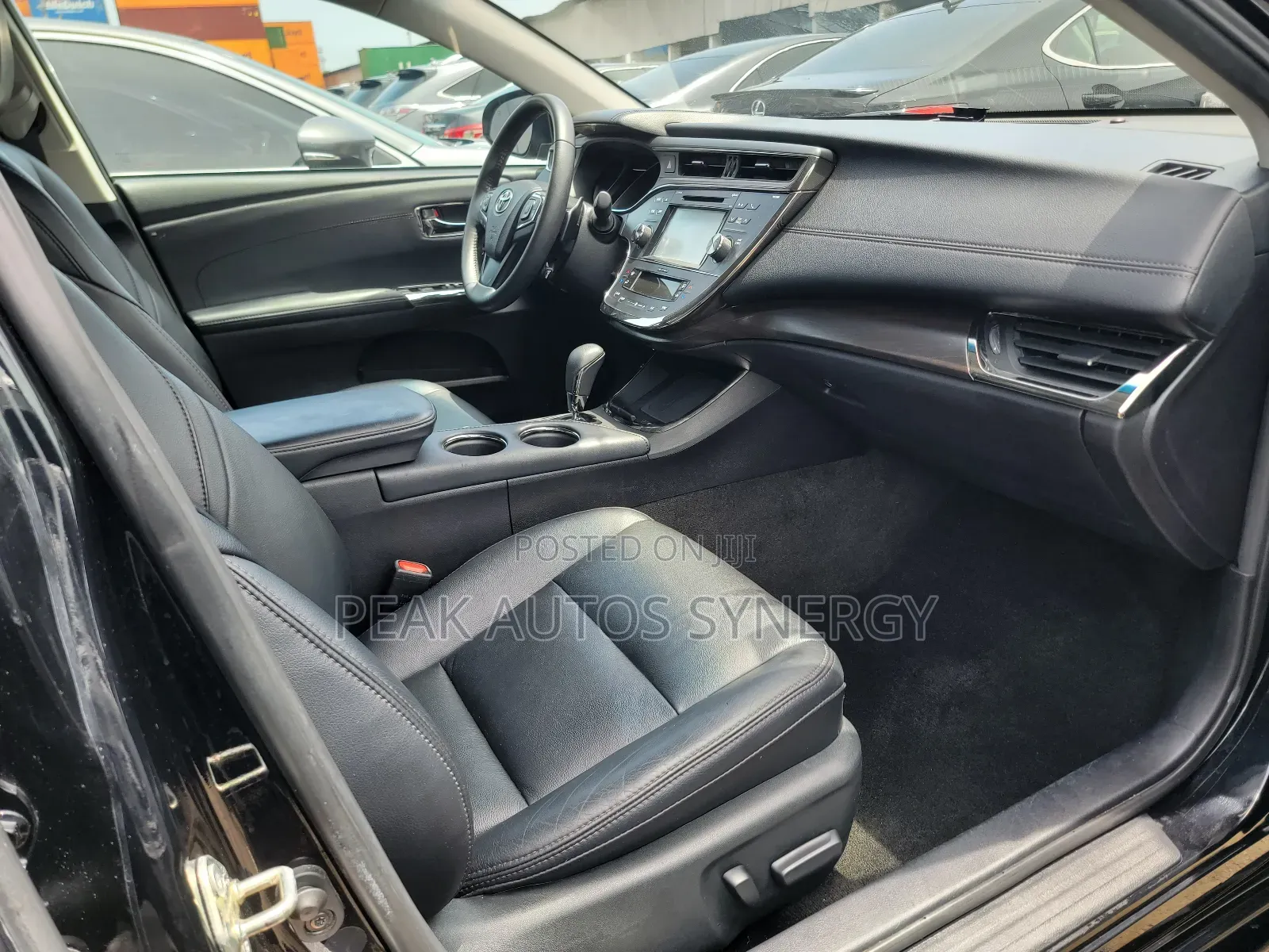 Toyota Avalon XLE Premium FWD Sedan (3.6L 6cyl 6A) 2016 Black