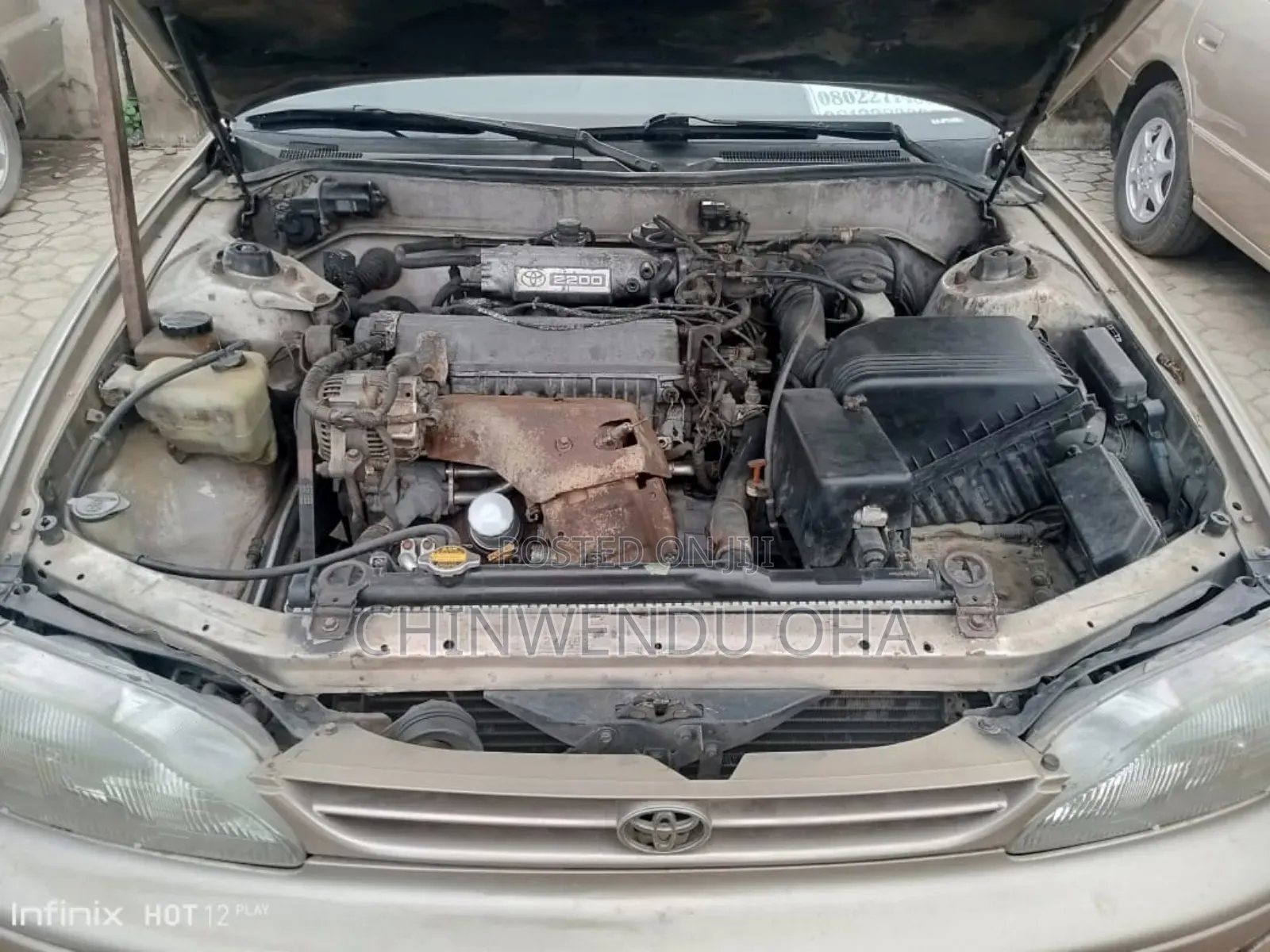 Toyota Camry 2000 Gold