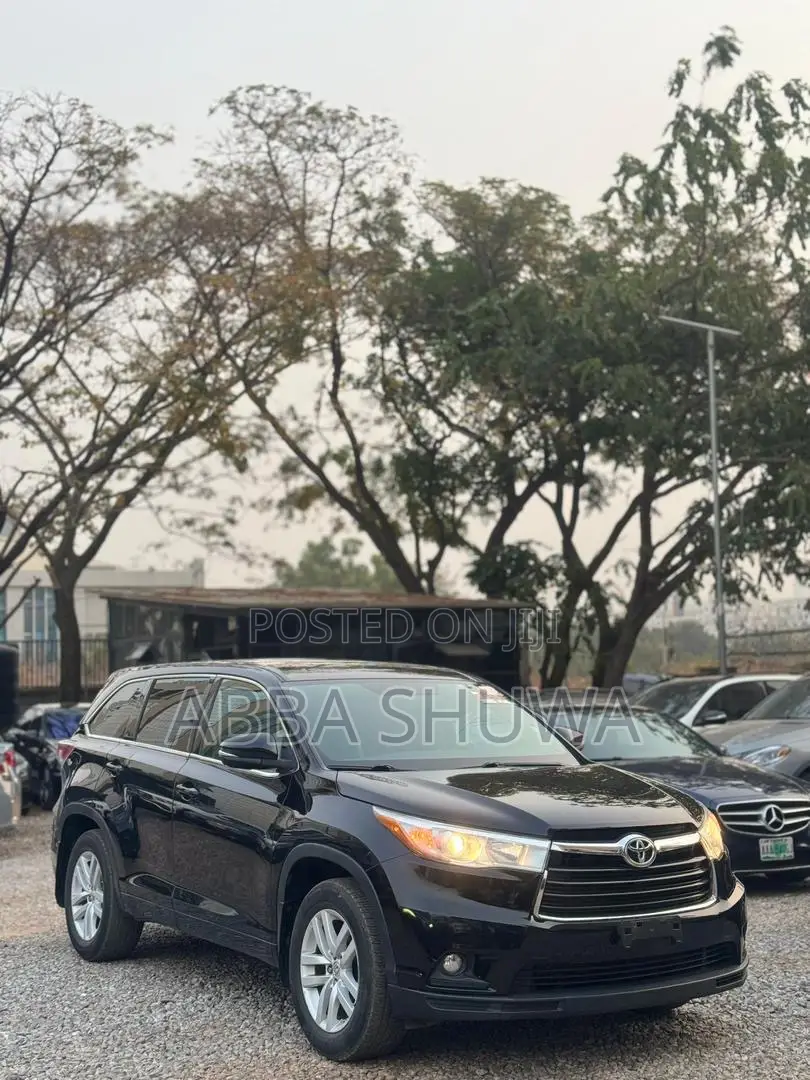 Toyota Highlander LE 4x2 (2.7L 4cyl 6A) 2016 Black