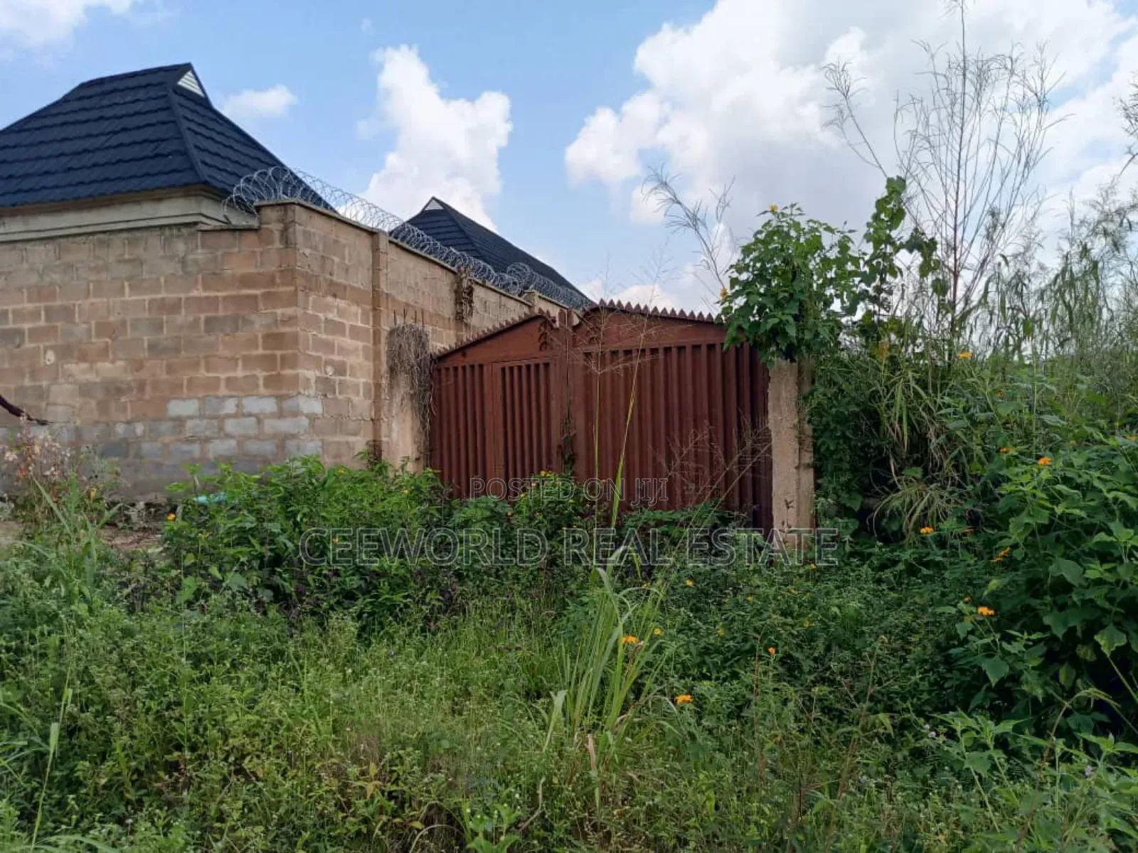 Well Fenced And Gated Land 1,463.236m2 At Idi Ishin, Jericho