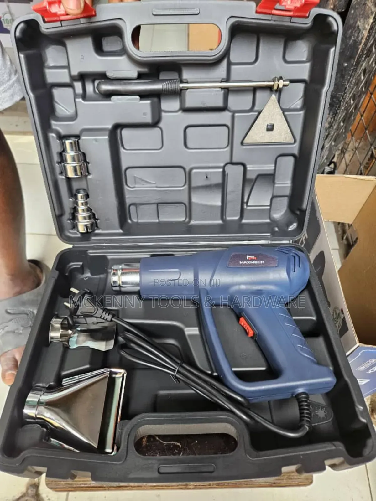 Maxmech Heat Gun With Accessories.
