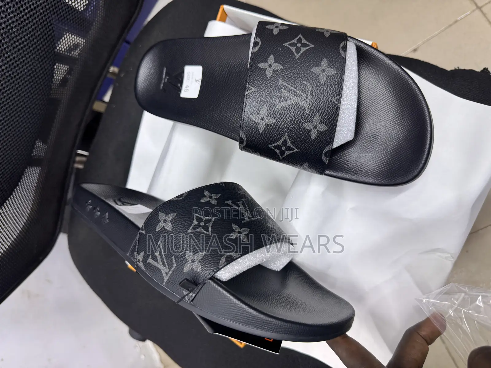 Louis Vuitton Slide 40-46 Black