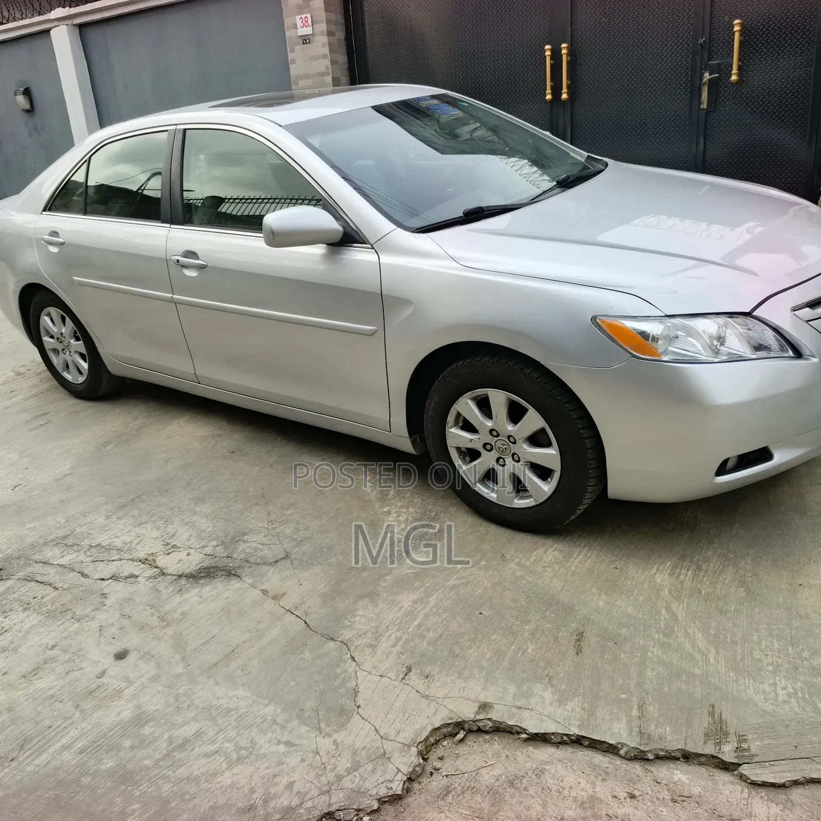 Toyota Camry XLE V6 4dr Sedan (3.5L 6cyl 6AM) 2007 Silver