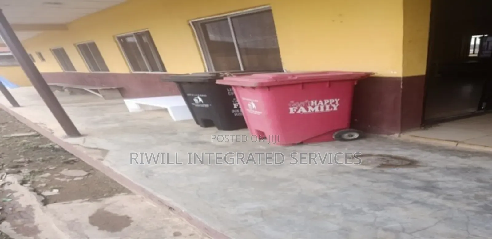 1100lt Waste Container