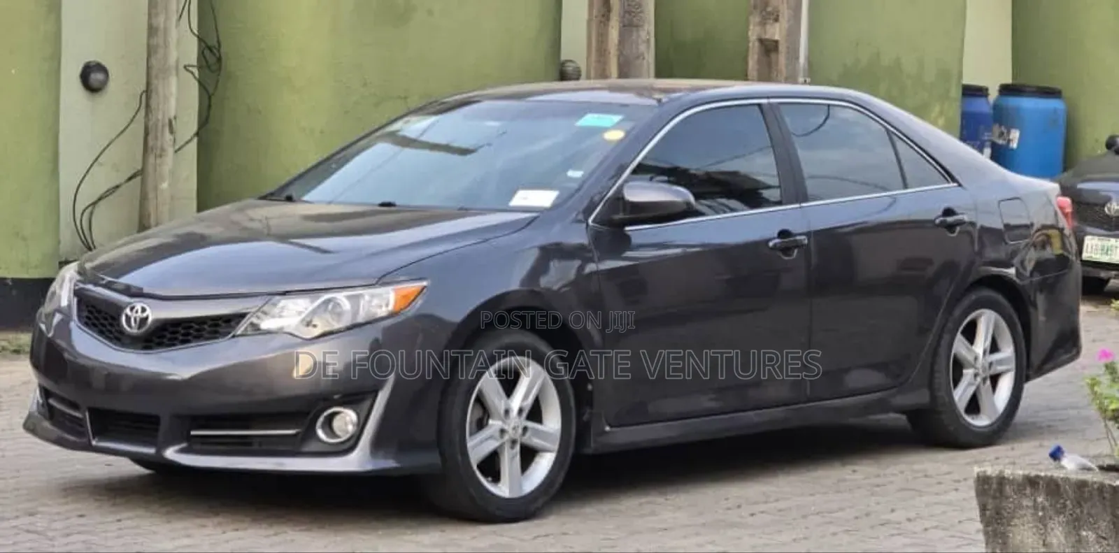 Toyota Camry SE 4dr Sedan (2.5L 4cyl 6A) 2012 Gray