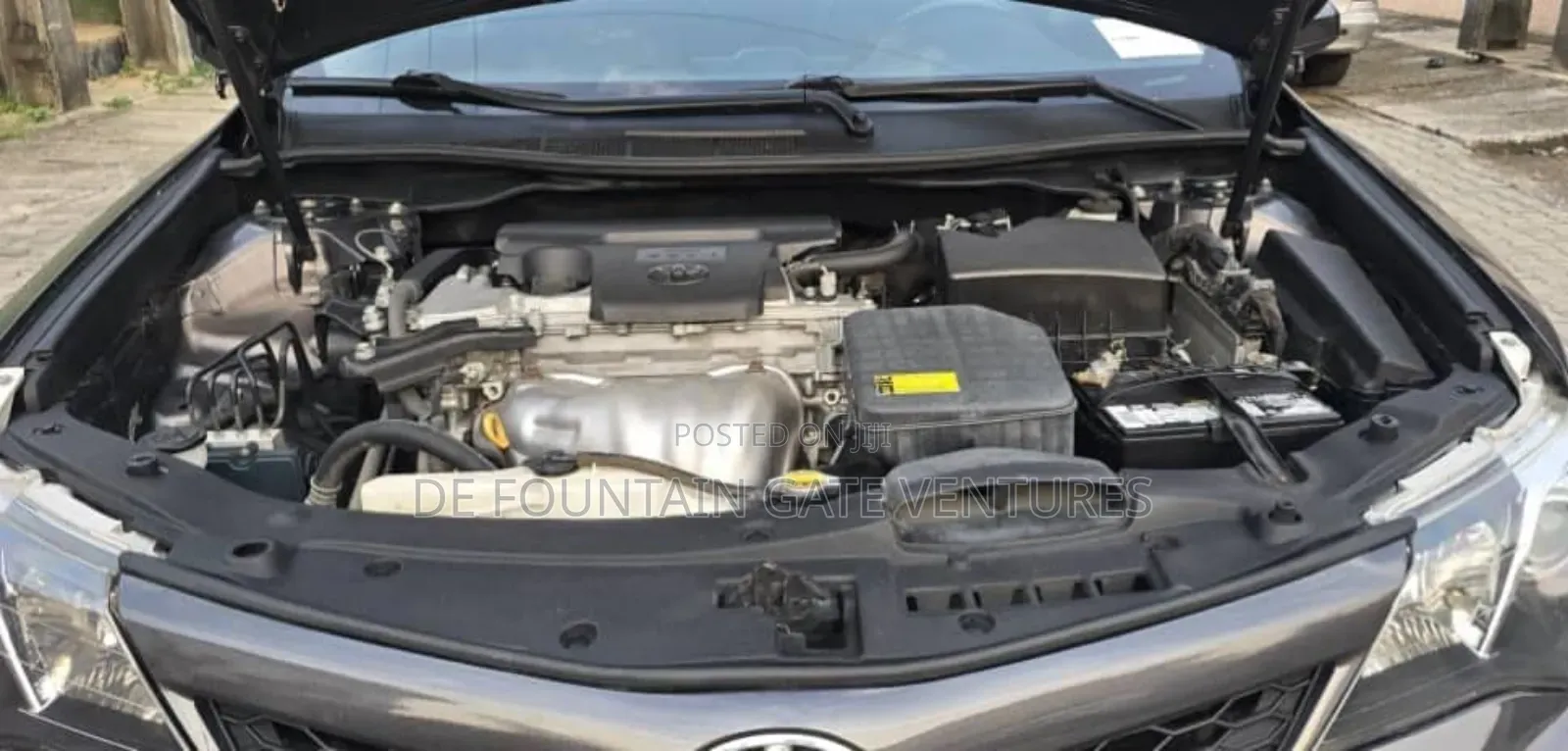 Toyota Camry SE 4dr Sedan (2.5L 4cyl 6A) 2012 Gray