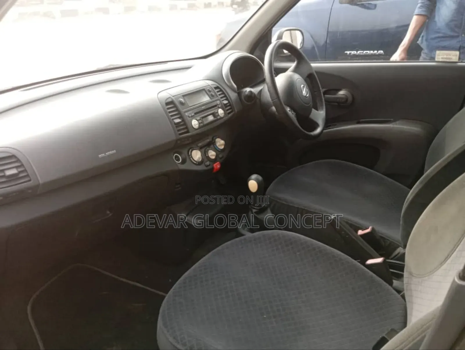 Nissan Micra 2000 Black