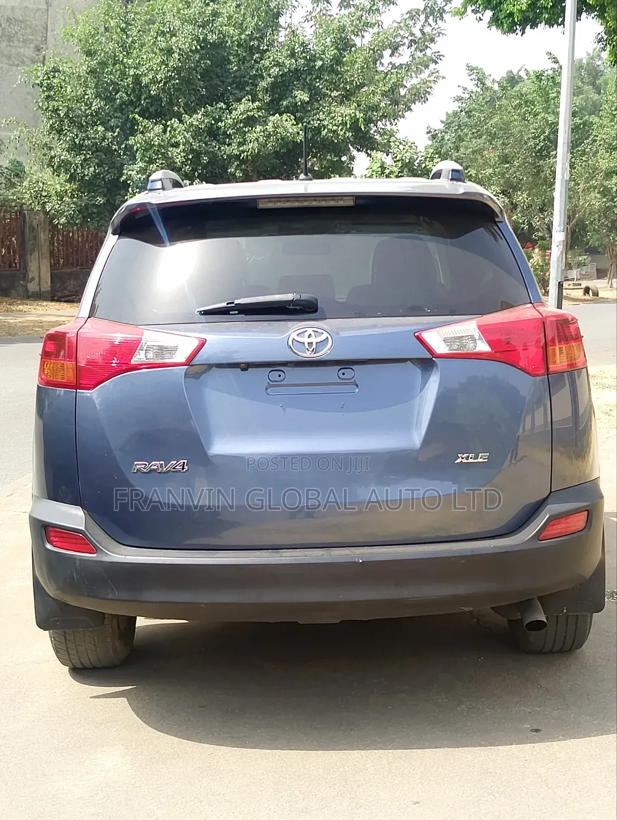 Toyota RAV4 XLE AWD (2.5L 4cyl 6A) 2013 Blue