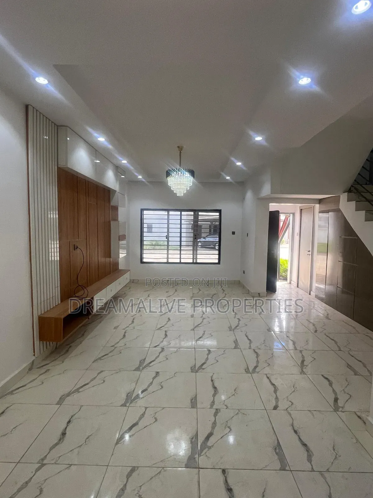 4bdrm Duplex in Jahi for sale