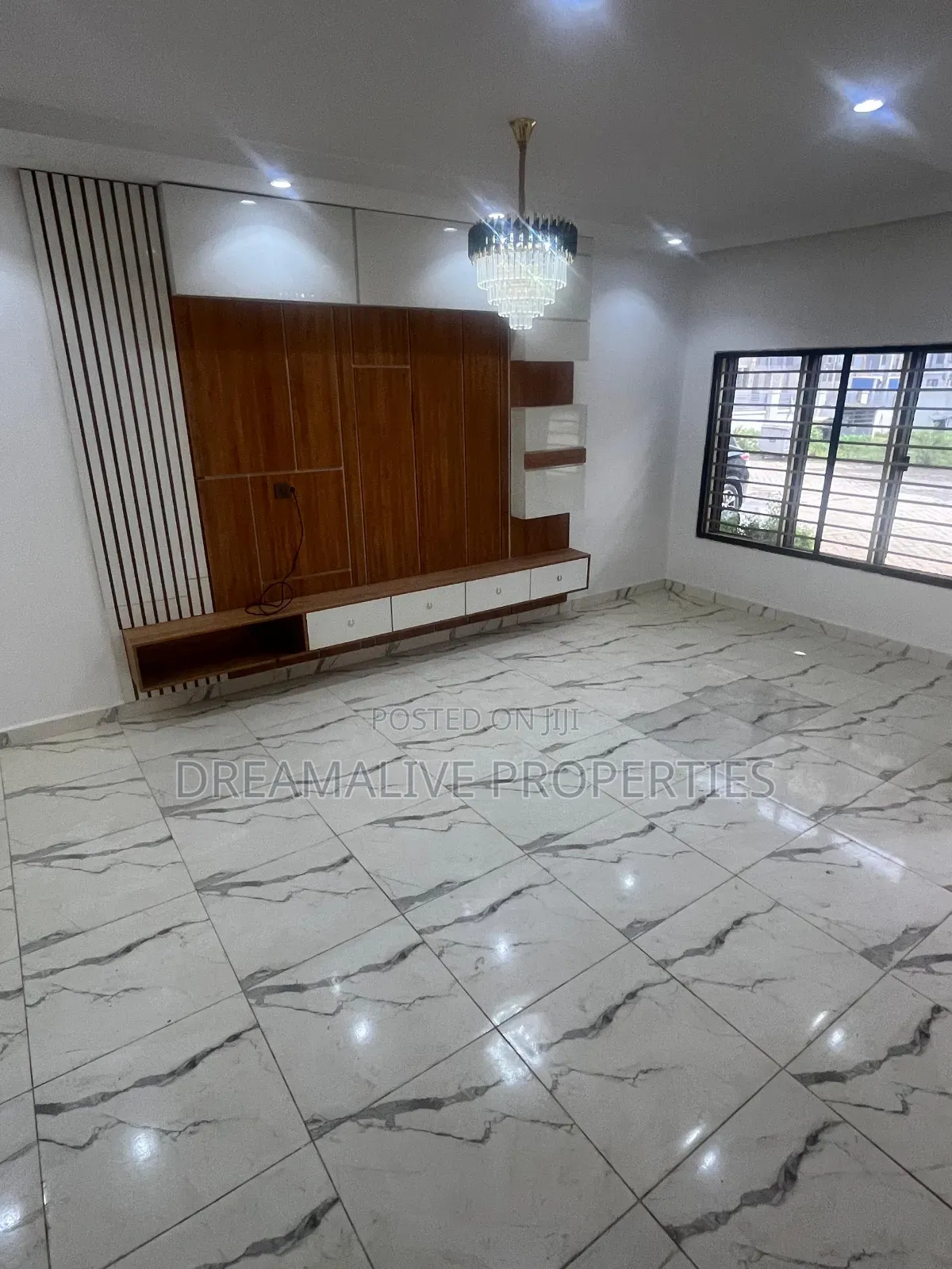 4bdrm Duplex in Jahi for sale