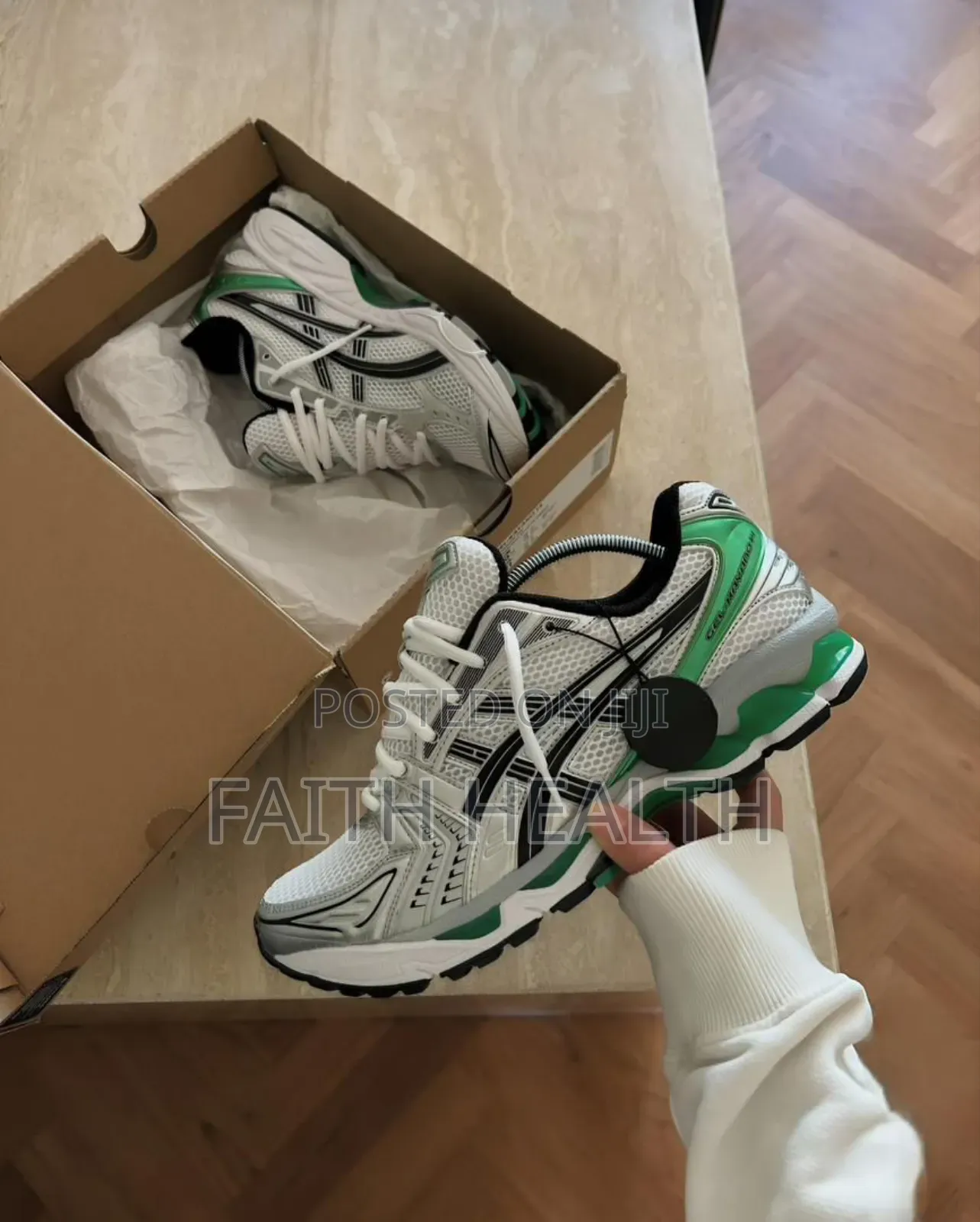 *Asics Gel - Kayano 14 Snks*
Size 40- 45